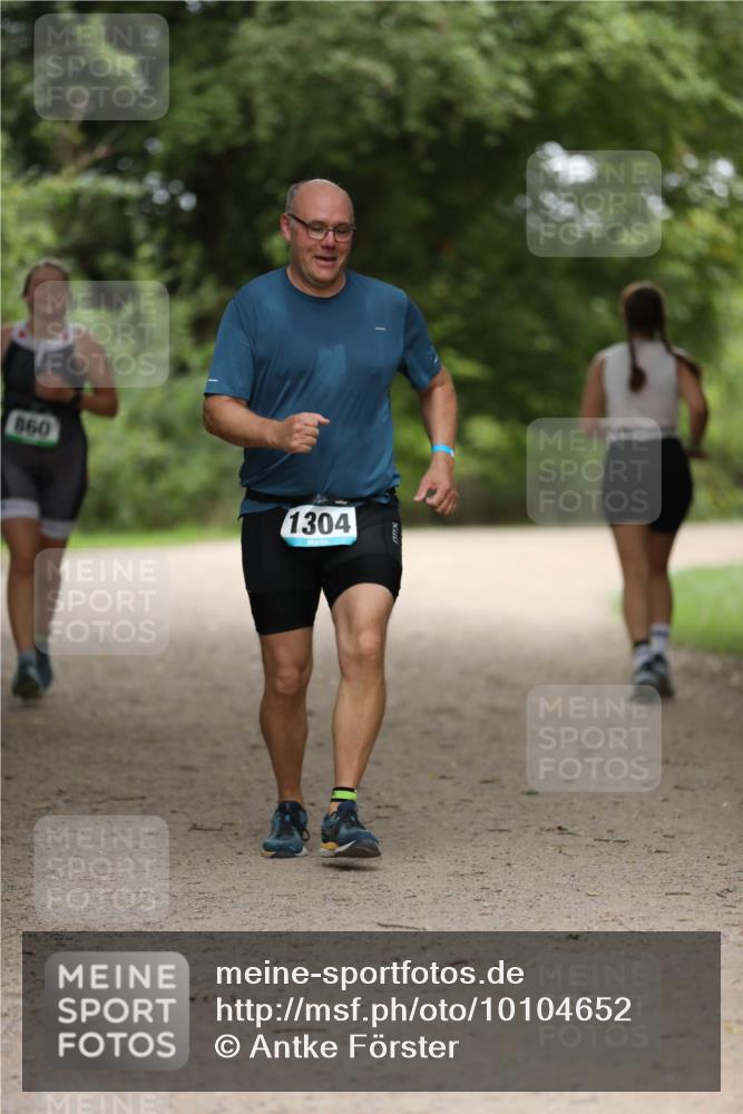 30.08.2026 - Elbe Triathlon Hamburg Antke Förster http://msf.ph/oto/10104652 30.08.2026 11:54:30 Laufen 860, 1304 meine-sportfotos.de