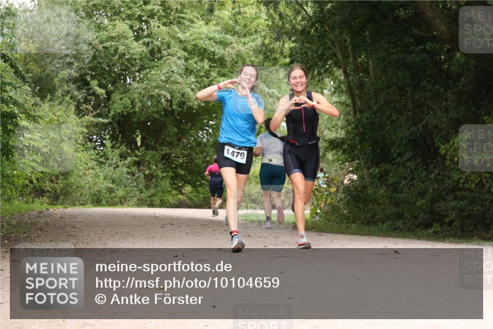 30.08.2026 - Elbe Triathlon Hamburg Antke Förster http://msf.ph/oto/10104659 30.08.2026 11:59:21 Laufen 1479 meine-sportfotos.de