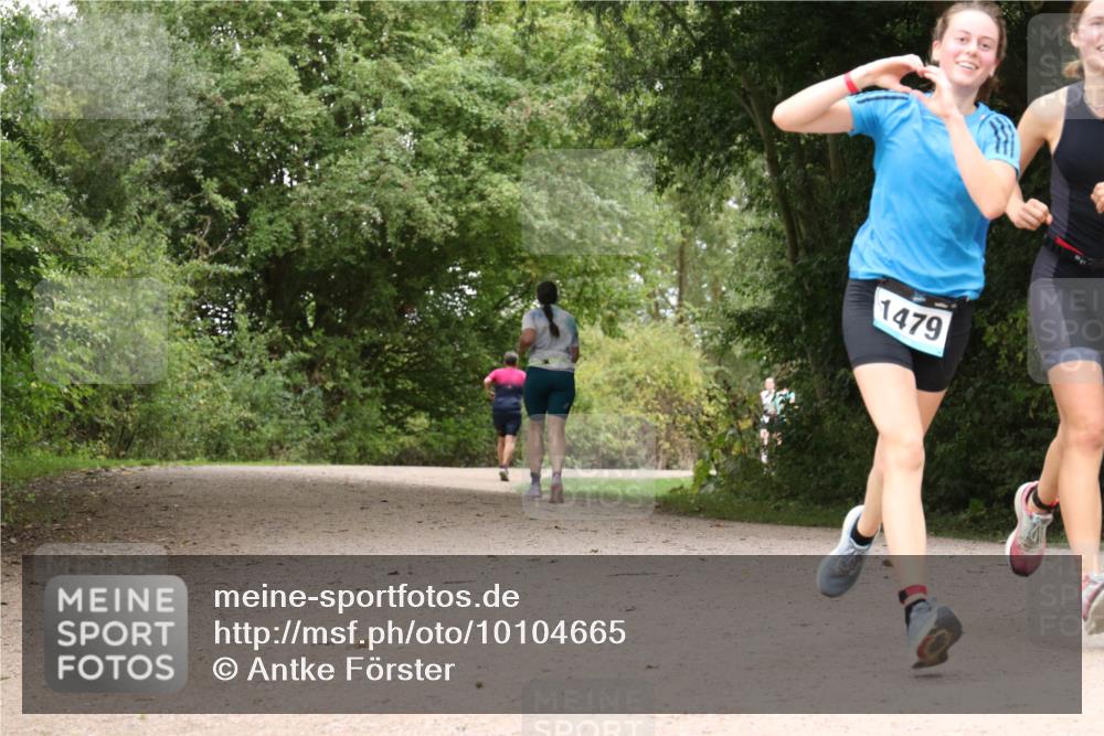 30.08.2026 - Elbe Triathlon Hamburg Antke Förster http://msf.ph/oto/10104665 30.08.2026 11:59:23 Laufen 1479 meine-sportfotos.de