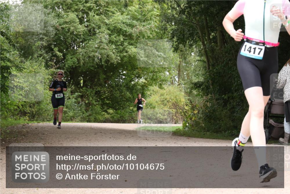 30.08.2026 - Elbe Triathlon Hamburg Antke Förster http://msf.ph/oto/10104675 30.08.2026 11:59:42 Laufen 842, 1417 meine-sportfotos.de
