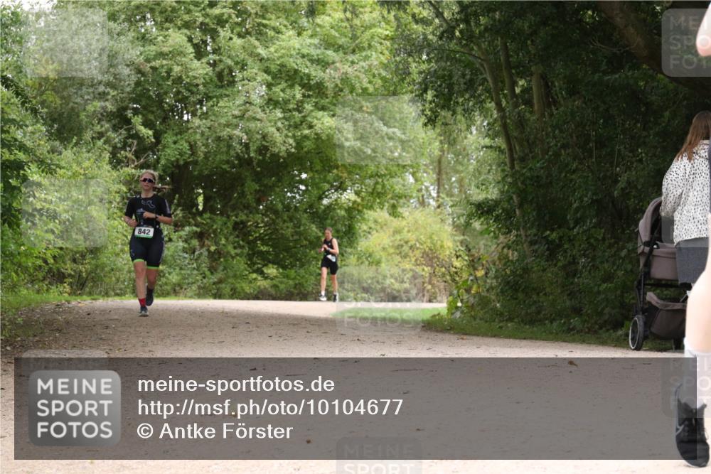30.08.2026 - Elbe Triathlon Hamburg Antke Förster http://msf.ph/oto/10104677 30.08.2026 11:59:42 Laufen 842 meine-sportfotos.de