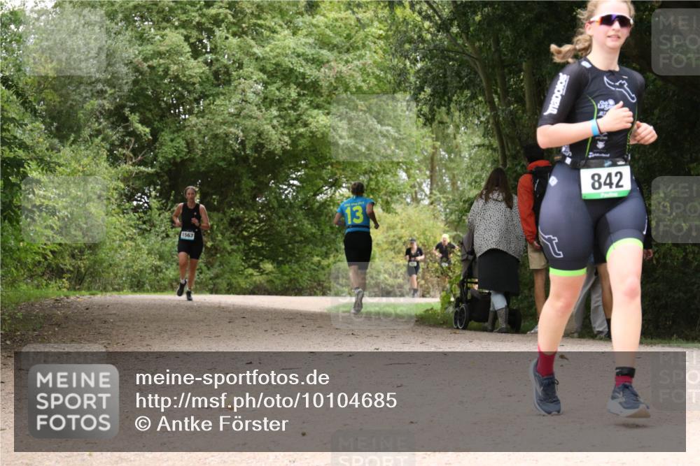 30.08.2026 - Elbe Triathlon Hamburg Antke Förster http://msf.ph/oto/10104685 30.08.2026 11:59:48 Laufen 13, 1563, 842 meine-sportfotos.de