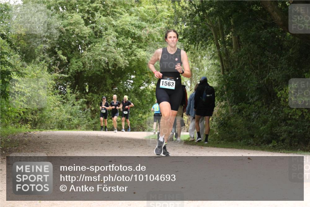 30.08.2026 - Elbe Triathlon Hamburg Antke Förster http://msf.ph/oto/10104693 30.08.2026 11:59:54 Laufen 1563 meine-sportfotos.de