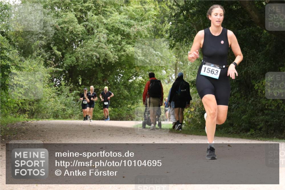 30.08.2026 - Elbe Triathlon Hamburg Antke Förster http://msf.ph/oto/10104695 30.08.2026 11:59:55 Laufen 1563 meine-sportfotos.de