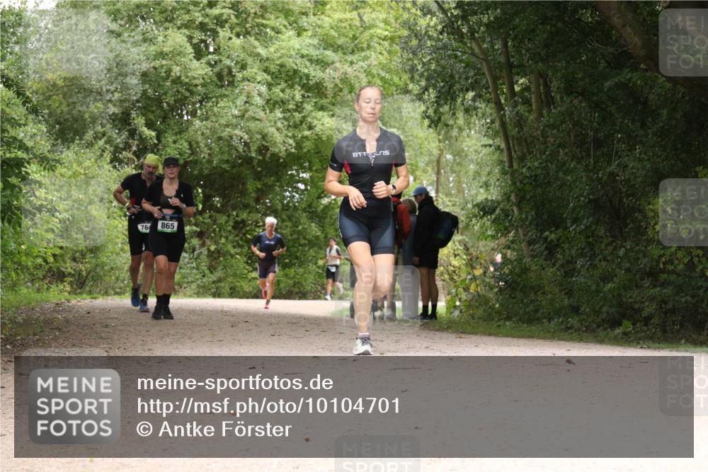 30.08.2026 - Elbe Triathlon Hamburg Antke Förster http://msf.ph/oto/10104701 30.08.2026 12:00:04 Laufen 764, 865 meine-sportfotos.de