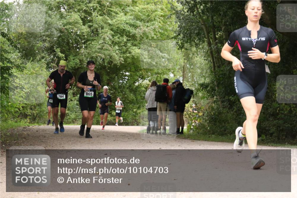 30.08.2026 - Elbe Triathlon Hamburg Antke Förster http://msf.ph/oto/10104703 30.08.2026 12:00:05 Laufen 94, 764, 865 meine-sportfotos.de