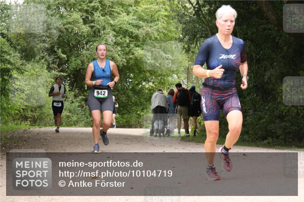 30.08.2026 - Elbe Triathlon Hamburg Antke Förster http://msf.ph/oto/10104719 30.08.2026 12:00:12 Laufen 1467, 942 meine-sportfotos.de