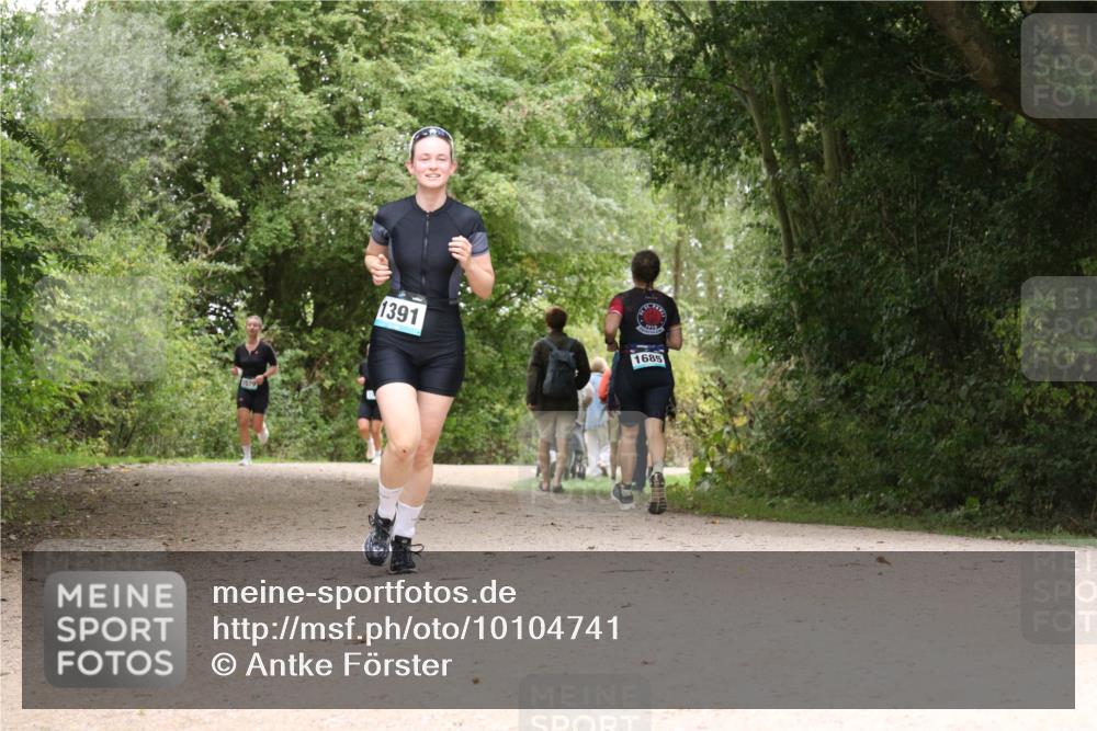 30.08.2026 - Elbe Triathlon Hamburg Antke Förster http://msf.ph/oto/10104741 30.08.2026 12:00:25 Laufen 1579, 1391, 1685 meine-sportfotos.de