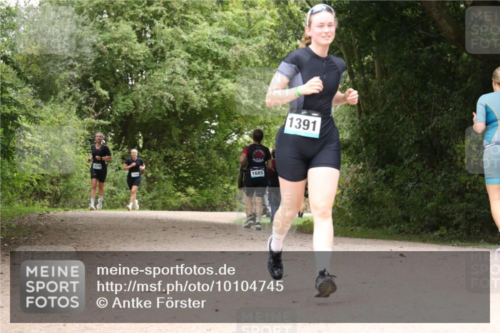 30.08.2026 - Elbe Triathlon Hamburg Antke Förster http://msf.ph/oto/10104745 30.08.2026 12:00:27 Laufen 1579, 1544, 1685, 1391 meine-sportfotos.de