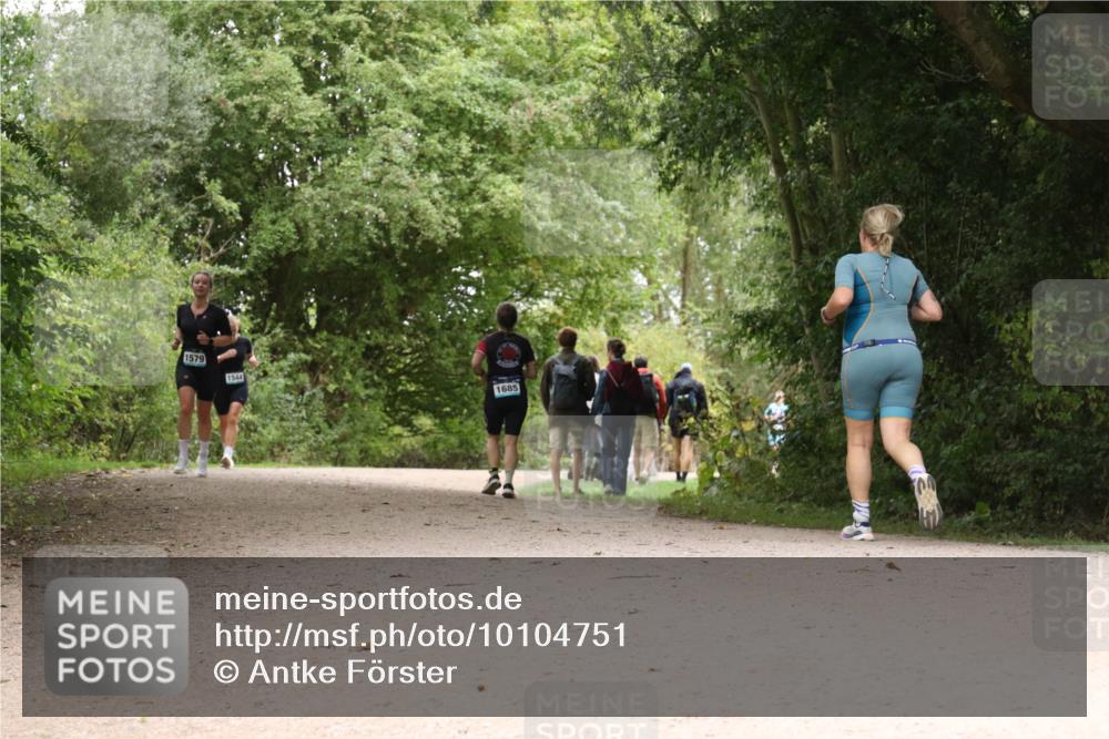 30.08.2026 - Elbe Triathlon Hamburg Antke Förster http://msf.ph/oto/10104751 30.08.2026 12:00:28 Laufen 1579, 1544, 1685 meine-sportfotos.de