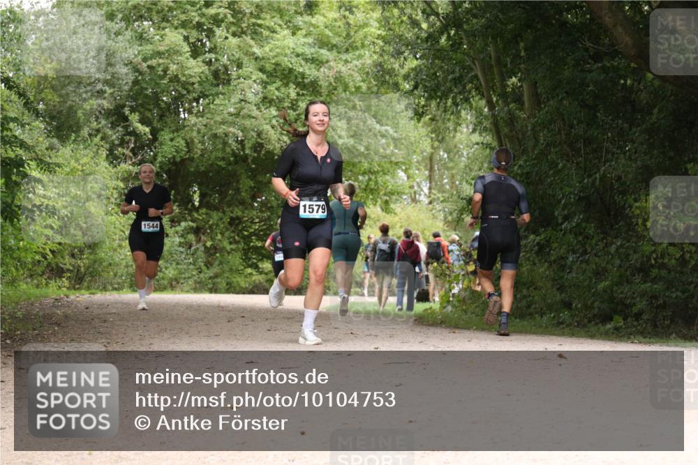30.08.2026 - Elbe Triathlon Hamburg Antke Förster http://msf.ph/oto/10104753 30.08.2026 12:00:32 Laufen 1579, 1544 meine-sportfotos.de