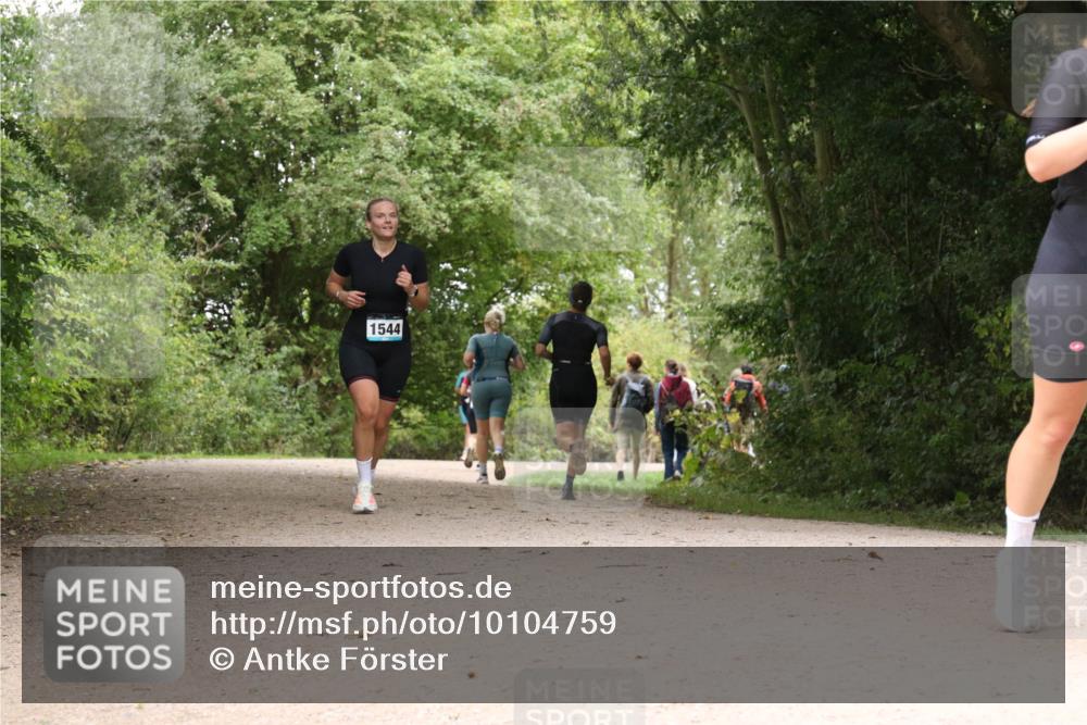 30.08.2026 - Elbe Triathlon Hamburg Antke Förster http://msf.ph/oto/10104759 30.08.2026 12:00:34 Laufen 1544 meine-sportfotos.de
