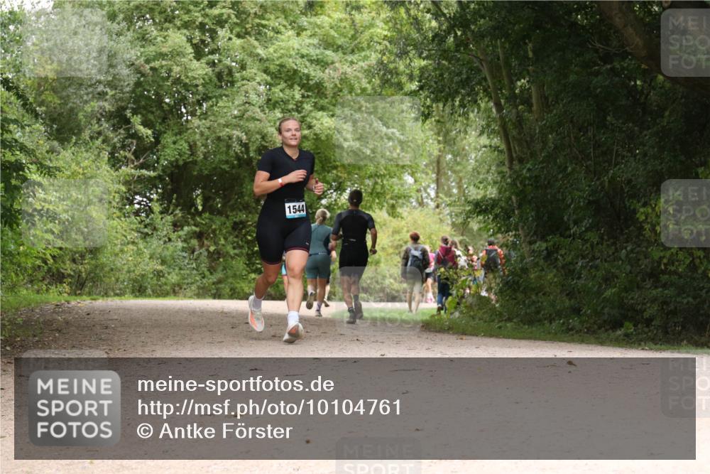 30.08.2026 - Elbe Triathlon Hamburg Antke Förster http://msf.ph/oto/10104761 30.08.2026 12:00:35 Laufen 1544 meine-sportfotos.de