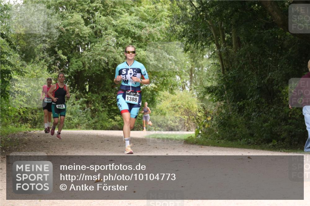 30.08.2026 - Elbe Triathlon Hamburg Antke Förster http://msf.ph/oto/10104773 30.08.2026 12:00:48 Laufen 1420, 952, 7, 1388 meine-sportfotos.de