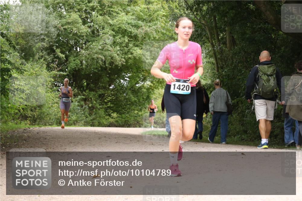 30.08.2026 - Elbe Triathlon Hamburg Antke Förster http://msf.ph/oto/10104789 30.08.2026 12:00:55 Laufen 1560, 1420 meine-sportfotos.de