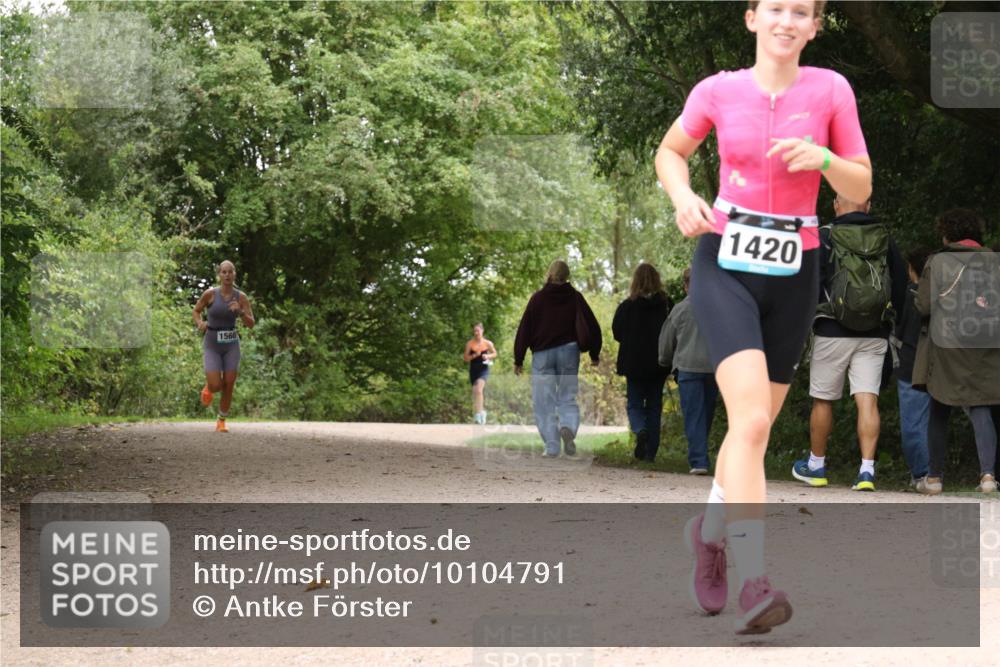 30.08.2026 - Elbe Triathlon Hamburg Antke Förster http://msf.ph/oto/10104791 30.08.2026 12:00:55 Laufen 1560, 1420 meine-sportfotos.de