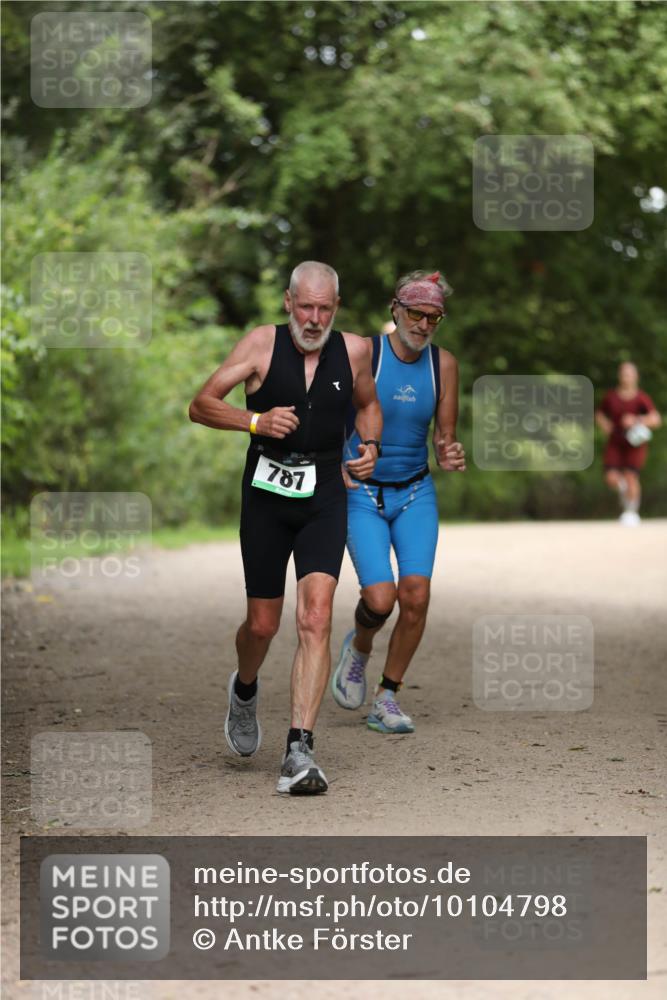 30.08.2026 - Elbe Triathlon Hamburg Antke Förster http://msf.ph/oto/10104798 30.08.2026 11:57:30 Laufen 781 meine-sportfotos.de