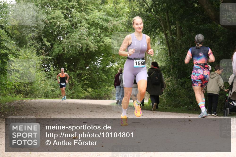 30.08.2026 - Elbe Triathlon Hamburg Antke Förster http://msf.ph/oto/10104801 30.08.2026 12:01:00 Laufen 466, 1560 meine-sportfotos.de