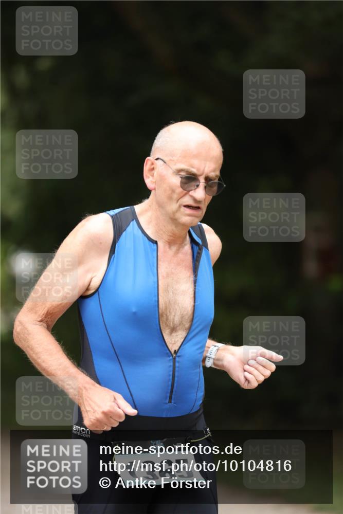 30.08.2026 - Elbe Triathlon Hamburg Antke Förster http://msf.ph/oto/10104816 30.08.2026 11:57:40 Laufen 1365 meine-sportfotos.de