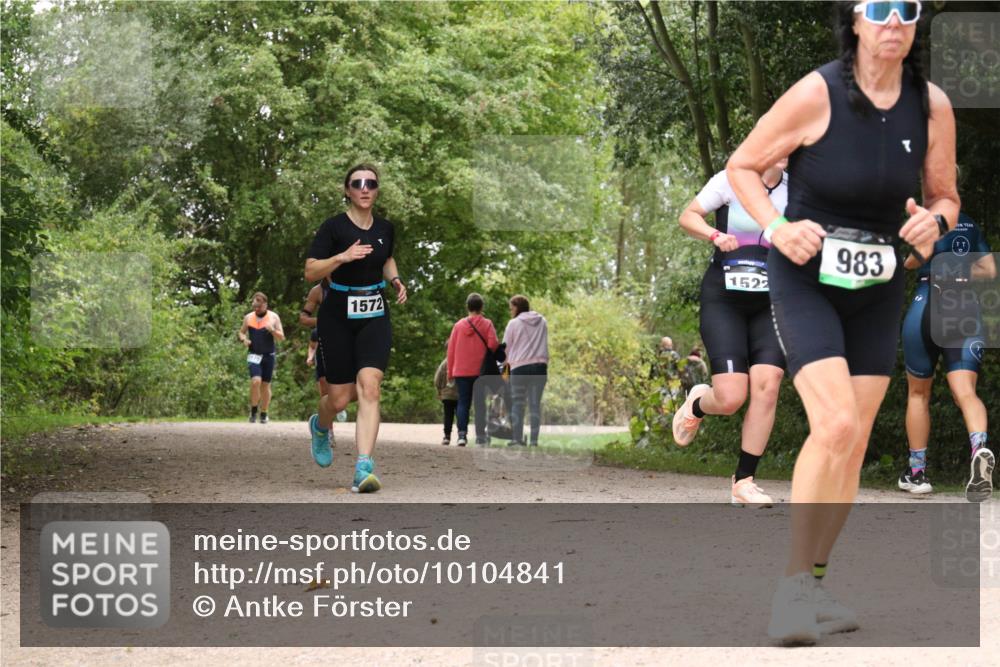 30.08.2026 - Elbe Triathlon Hamburg Antke Förster http://msf.ph/oto/10104841 30.08.2026 12:01:29 Laufen 1572, 1522, 983 meine-sportfotos.de