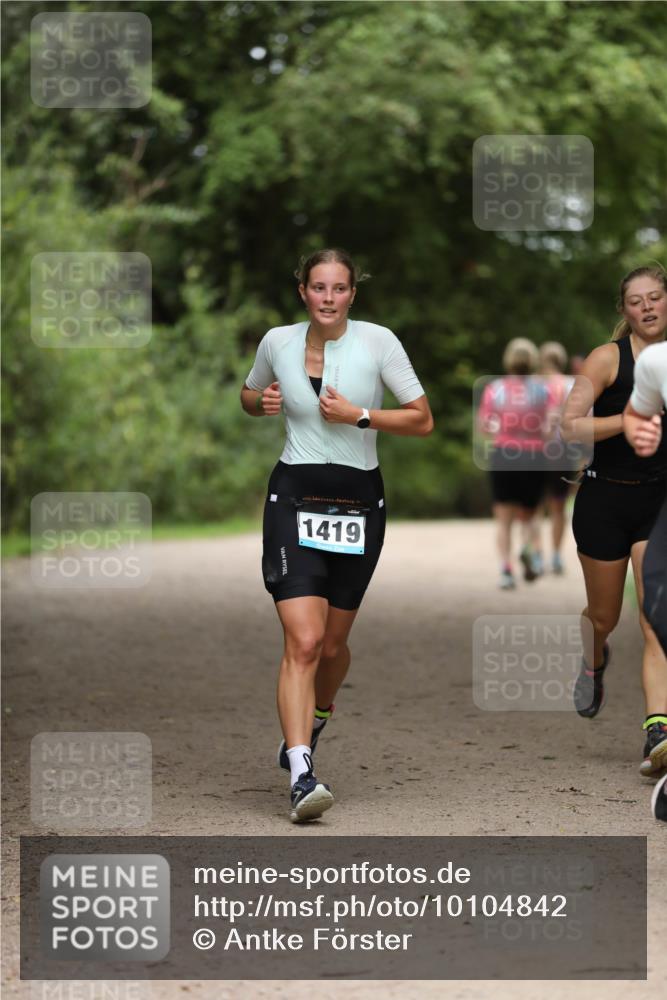 30.08.2026 - Elbe Triathlon Hamburg Antke Förster http://msf.ph/oto/10104842 30.08.2026 11:57:56 Laufen 1419 meine-sportfotos.de