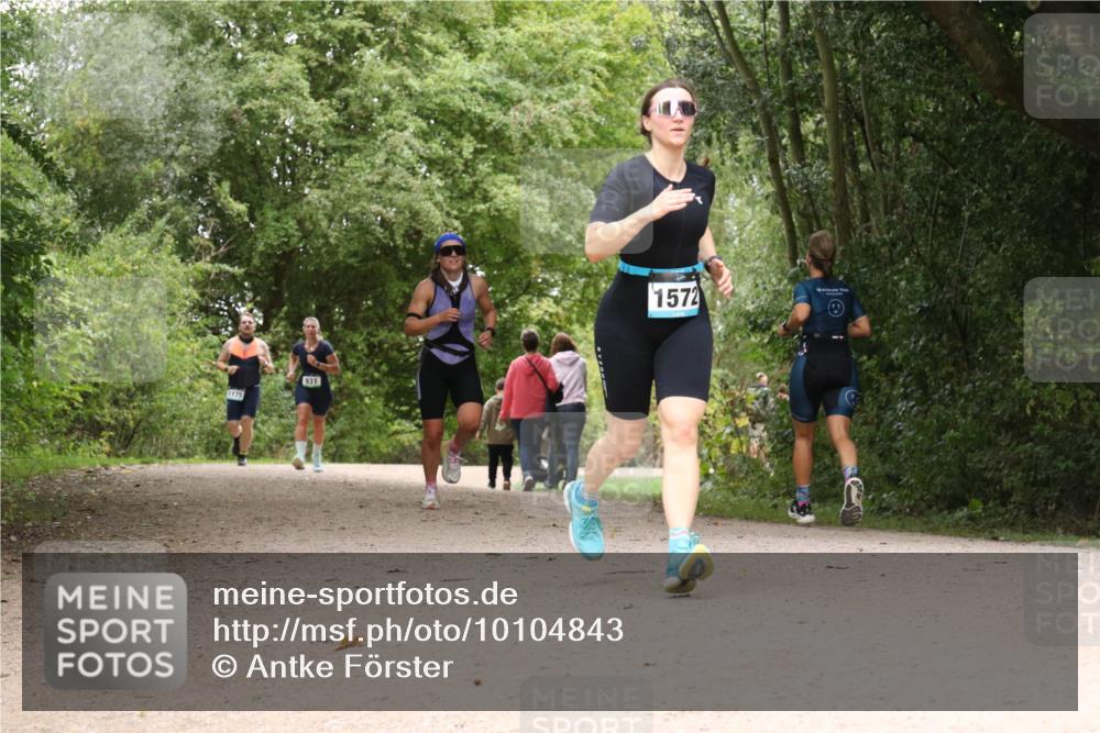 30.08.2026 - Elbe Triathlon Hamburg Antke Förster http://msf.ph/oto/10104843 30.08.2026 12:01:31 Laufen 931, 1572 meine-sportfotos.de