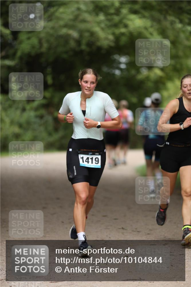 30.08.2026 - Elbe Triathlon Hamburg Antke Förster http://msf.ph/oto/10104844 30.08.2026 11:57:57 Laufen 1419 meine-sportfotos.de