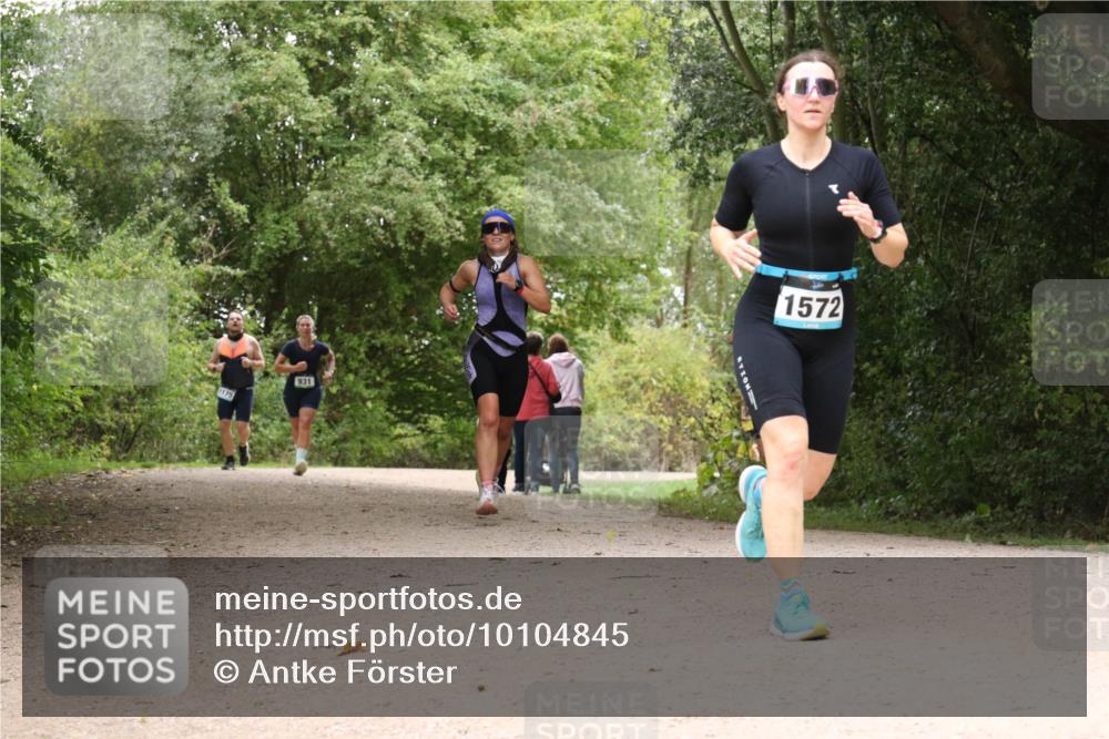 30.08.2026 - Elbe Triathlon Hamburg Antke Förster http://msf.ph/oto/10104845 30.08.2026 12:01:31 Laufen 1175, 931, 1572 meine-sportfotos.de