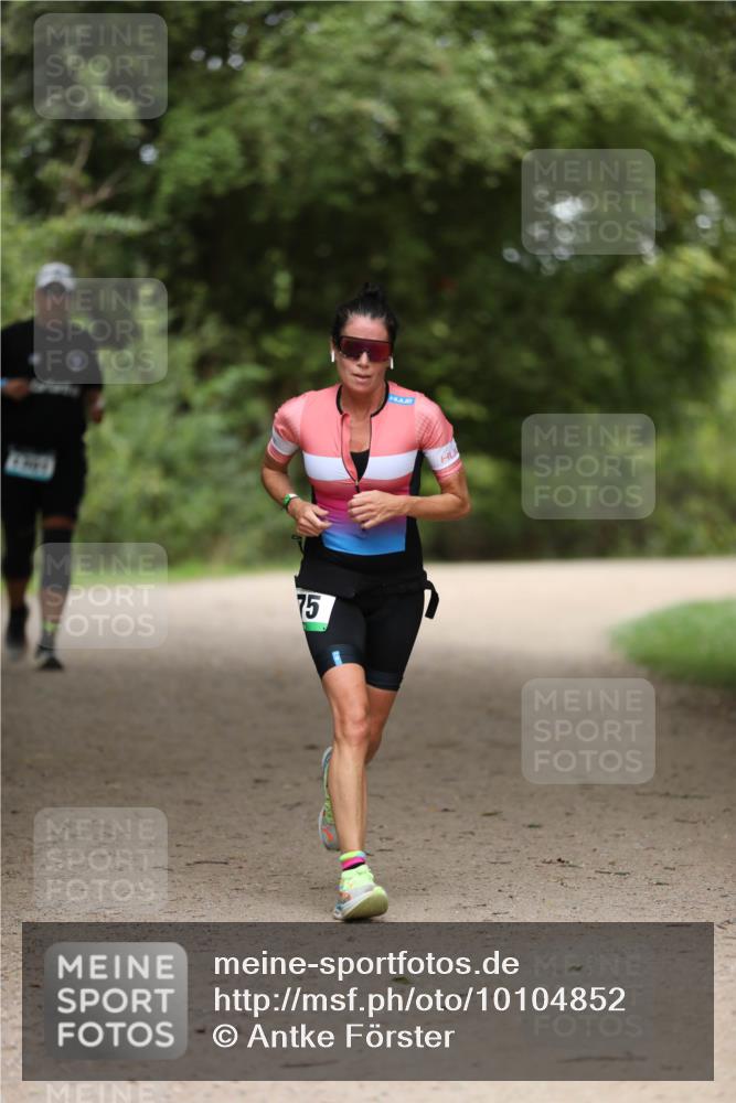 30.08.2026 - Elbe Triathlon Hamburg Antke Förster http://msf.ph/oto/10104852 30.08.2026 11:58:09 Laufen 75 meine-sportfotos.de