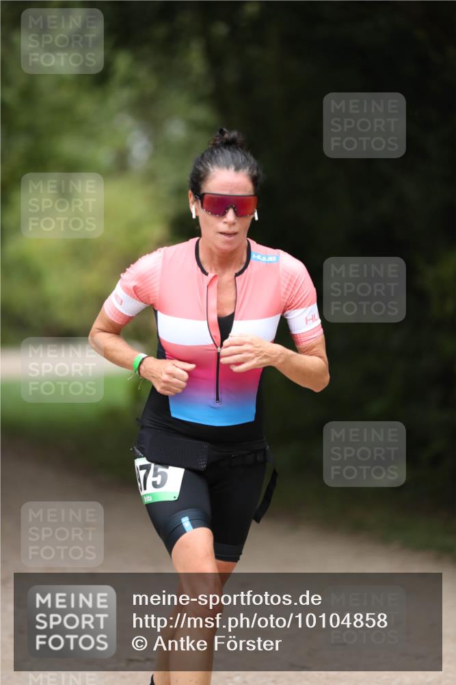 30.08.2026 - Elbe Triathlon Hamburg Antke Förster http://msf.ph/oto/10104858 30.08.2026 11:58:11 Laufen  meine-sportfotos.de