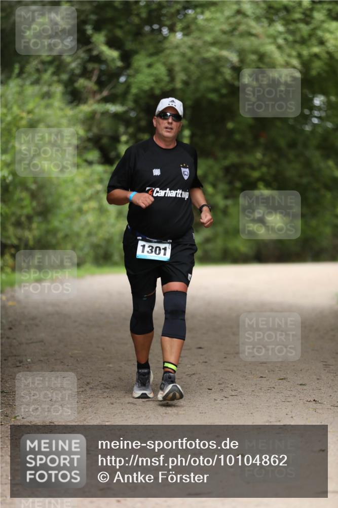 30.08.2026 - Elbe Triathlon Hamburg Antke Förster http://msf.ph/oto/10104862 30.08.2026 11:58:13 Laufen 1301 meine-sportfotos.de