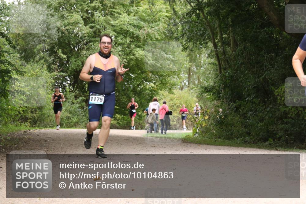 30.08.2026 - Elbe Triathlon Hamburg Antke Förster http://msf.ph/oto/10104863 30.08.2026 12:01:41 Laufen 1175 meine-sportfotos.de