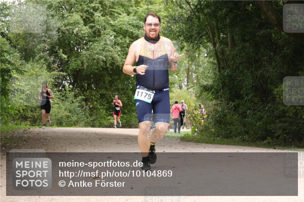 30.08.2026 - Elbe Triathlon Hamburg Antke Förster http://msf.ph/oto/10104869 30.08.2026 12:01:42 Laufen 1175 meine-sportfotos.de