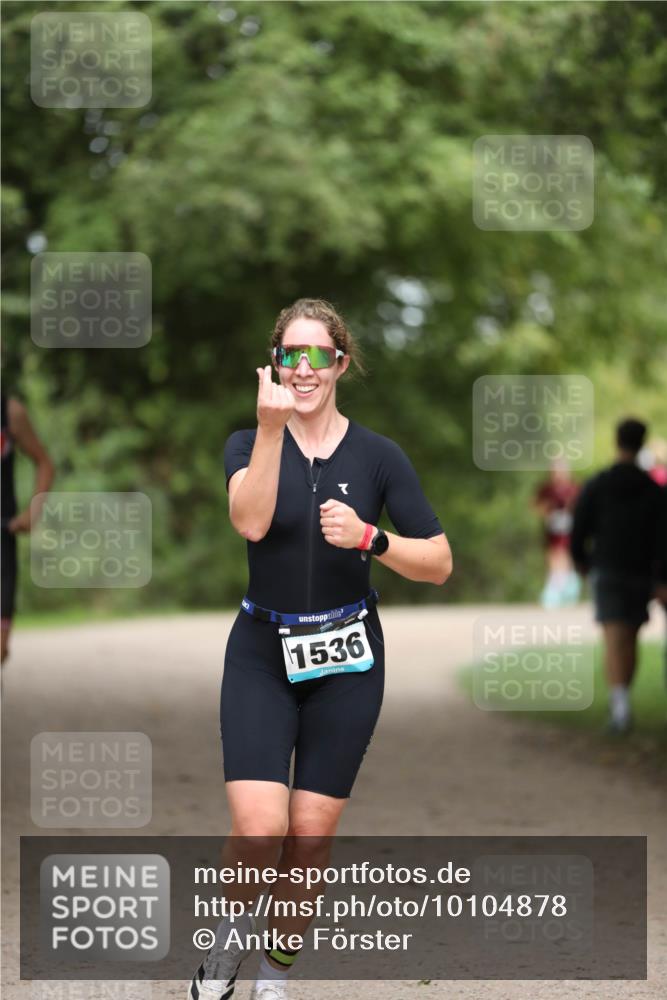 30.08.2026 - Elbe Triathlon Hamburg Antke Förster http://msf.ph/oto/10104878 30.08.2026 11:58:33 Laufen 1536 meine-sportfotos.de