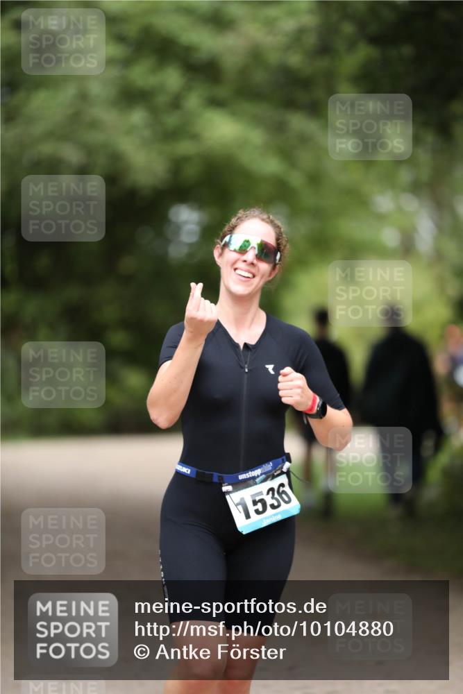 30.08.2026 - Elbe Triathlon Hamburg Antke Förster http://msf.ph/oto/10104880 30.08.2026 11:58:34 Laufen 1536 meine-sportfotos.de