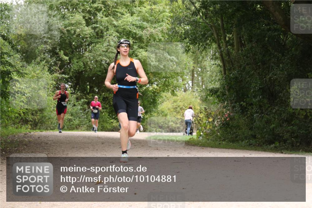 30.08.2026 - Elbe Triathlon Hamburg Antke Förster http://msf.ph/oto/10104881 30.08.2026 12:01:48 Laufen 921 meine-sportfotos.de