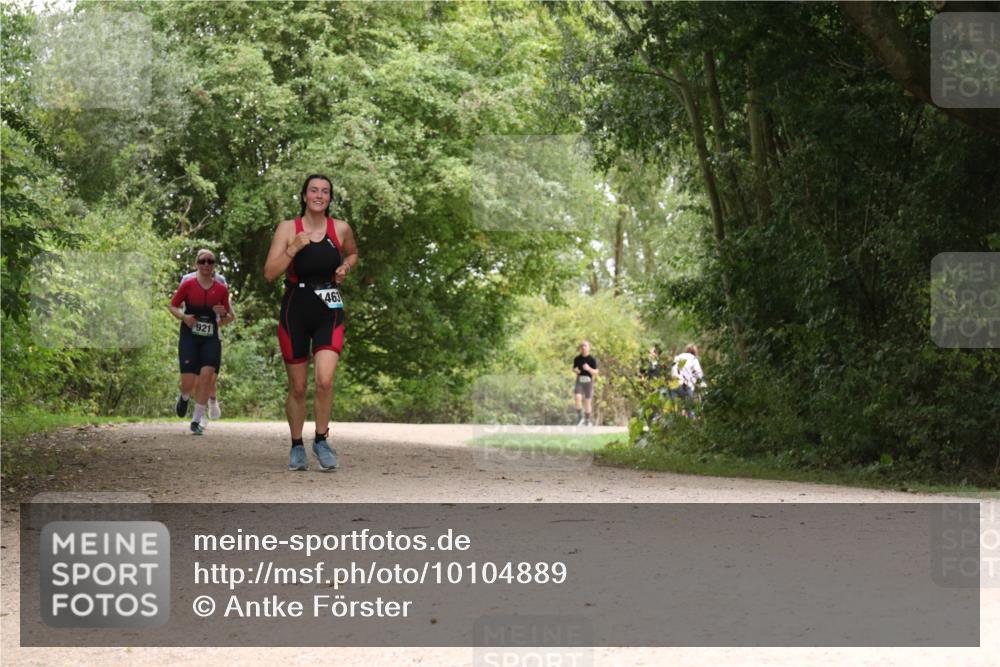 30.08.2026 - Elbe Triathlon Hamburg Antke Förster http://msf.ph/oto/10104889 30.08.2026 12:01:54 Laufen 921, 463 meine-sportfotos.de