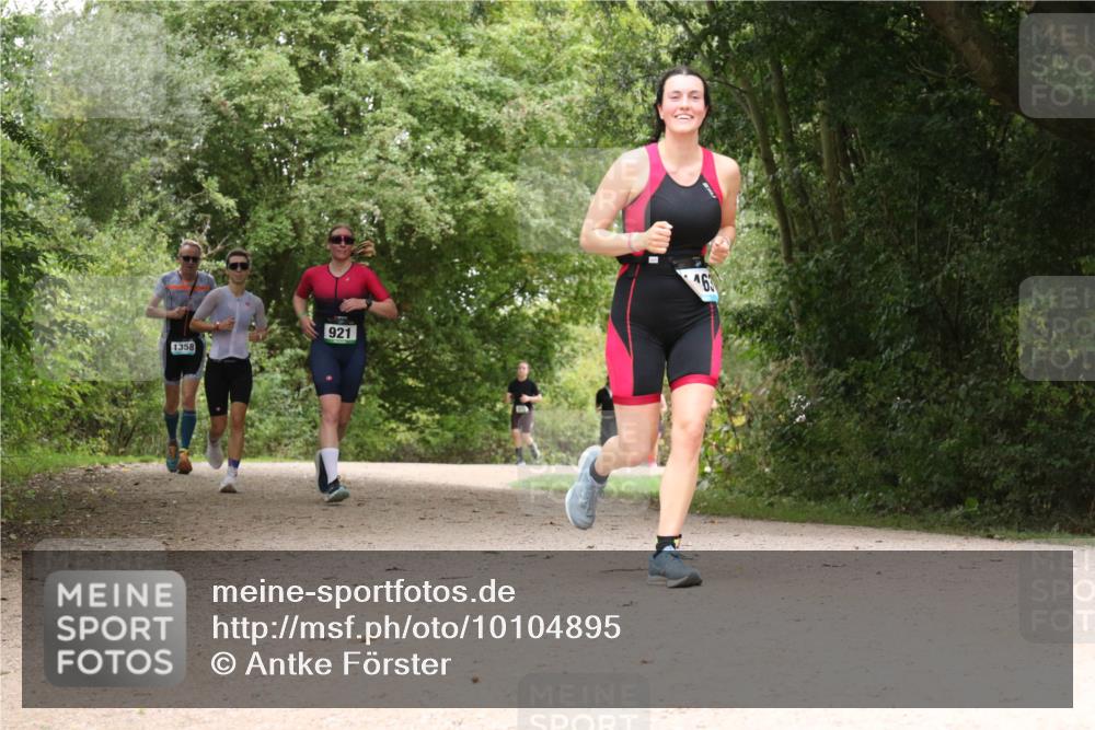30.08.2026 - Elbe Triathlon Hamburg Antke Förster http://msf.ph/oto/10104895 30.08.2026 12:01:56 Laufen 63, 921, 1358 meine-sportfotos.de
