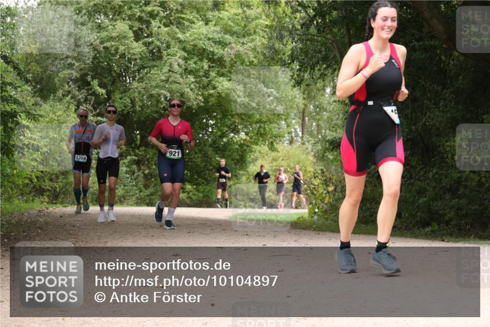 30.08.2026 - Elbe Triathlon Hamburg Antke Förster http://msf.ph/oto/10104897 30.08.2026 12:01:57 Laufen 1358, 921 meine-sportfotos.de