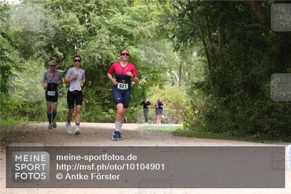 30.08.2026 - Elbe Triathlon Hamburg Antke Förster http://msf.ph/oto/10104901 30.08.2026 12:01:58 Laufen 1358, 921 meine-sportfotos.de