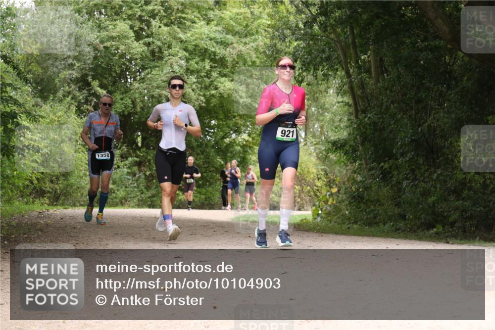30.08.2026 - Elbe Triathlon Hamburg Antke Förster http://msf.ph/oto/10104903 30.08.2026 12:01:59 Laufen 1358, 921 meine-sportfotos.de