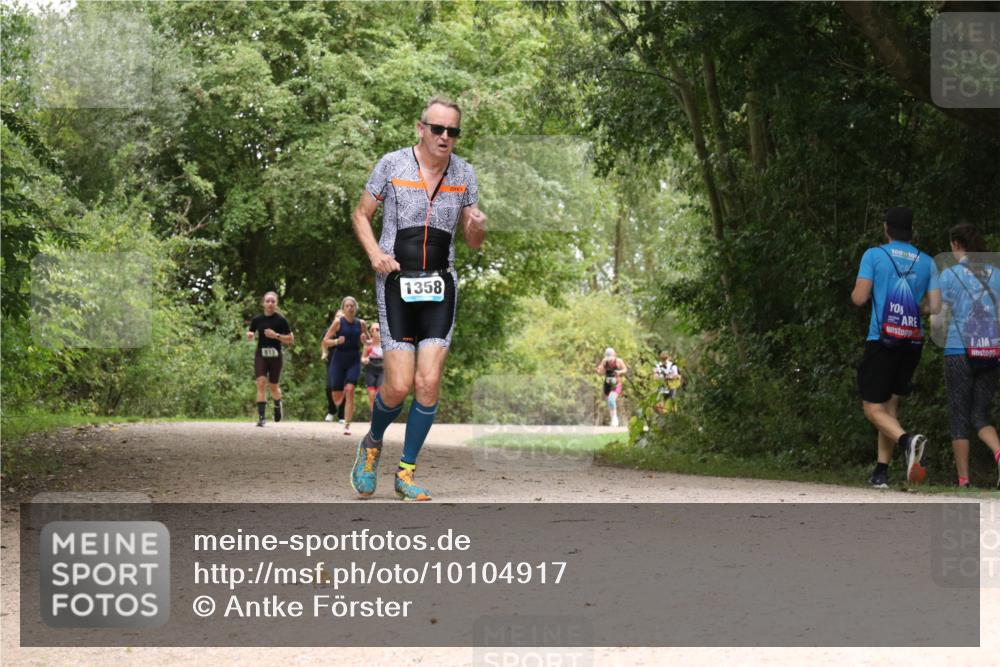 30.08.2026 - Elbe Triathlon Hamburg Antke Förster http://msf.ph/oto/10104917 30.08.2026 12:02:02 Laufen 813, 1358, 100, 10 meine-sportfotos.de