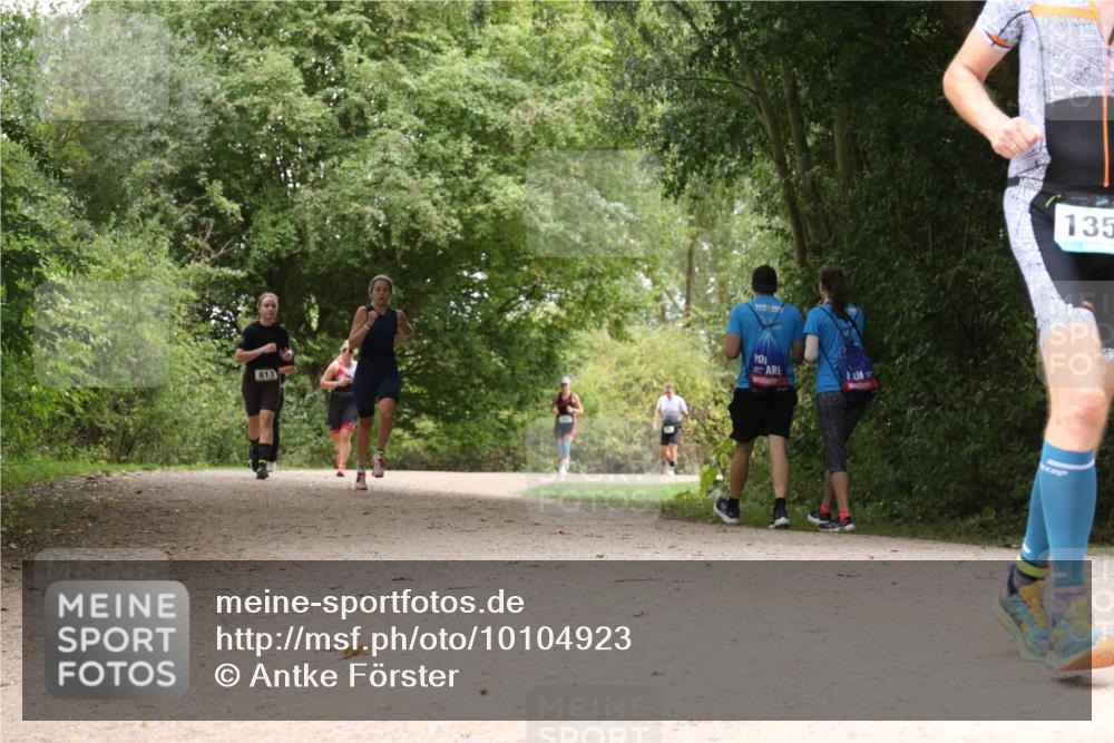 30.08.2026 - Elbe Triathlon Hamburg Antke Förster http://msf.ph/oto/10104923 30.08.2026 12:02:04 Laufen 813, 135 meine-sportfotos.de