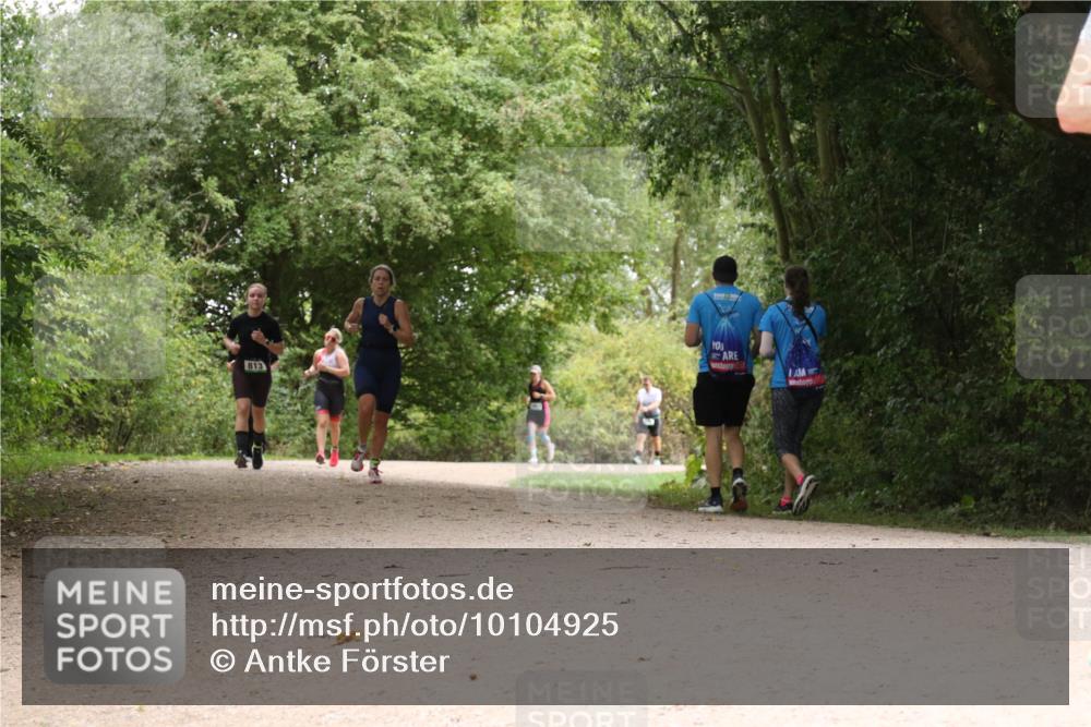 30.08.2026 - Elbe Triathlon Hamburg Antke Förster http://msf.ph/oto/10104925 30.08.2026 12:02:05 Laufen 813 meine-sportfotos.de
