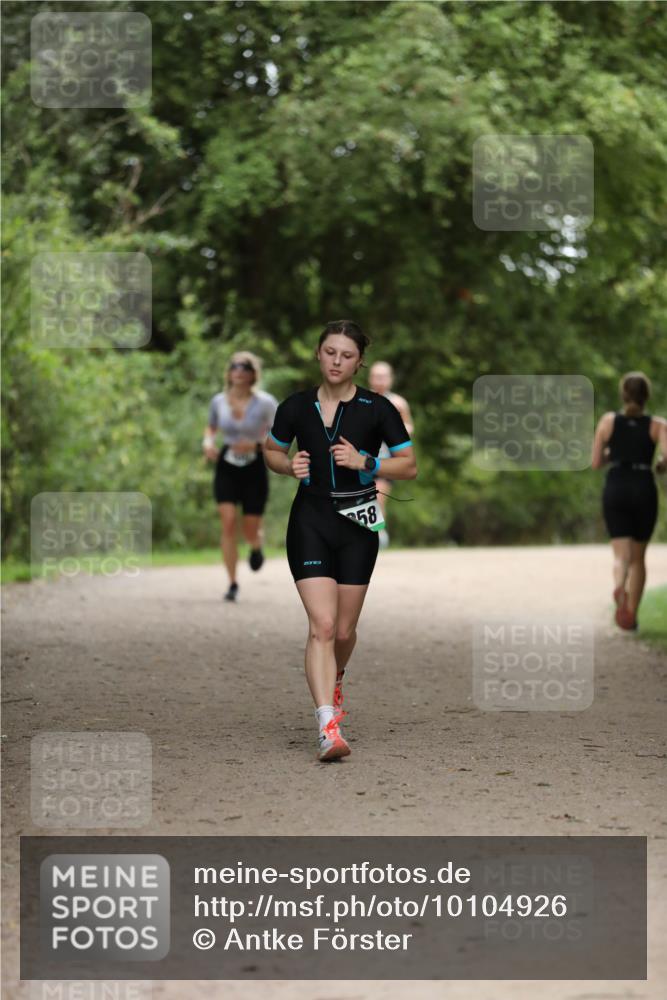 30.08.2026 - Elbe Triathlon Hamburg Antke Förster http://msf.ph/oto/10104926 30.08.2026 11:59:03 Laufen 58 meine-sportfotos.de