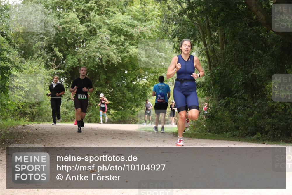 30.08.2026 - Elbe Triathlon Hamburg Antke Förster http://msf.ph/oto/10104927 30.08.2026 12:02:08 Laufen 813, 1414, 10 meine-sportfotos.de