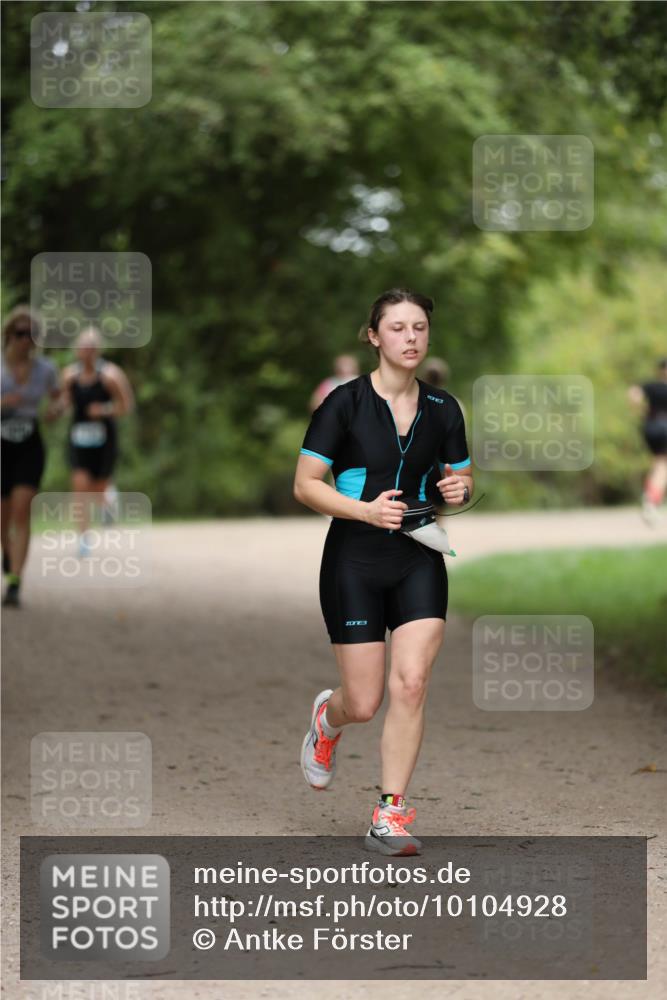 30.08.2026 - Elbe Triathlon Hamburg Antke Förster http://msf.ph/oto/10104928 30.08.2026 11:59:05 Laufen 3 meine-sportfotos.de