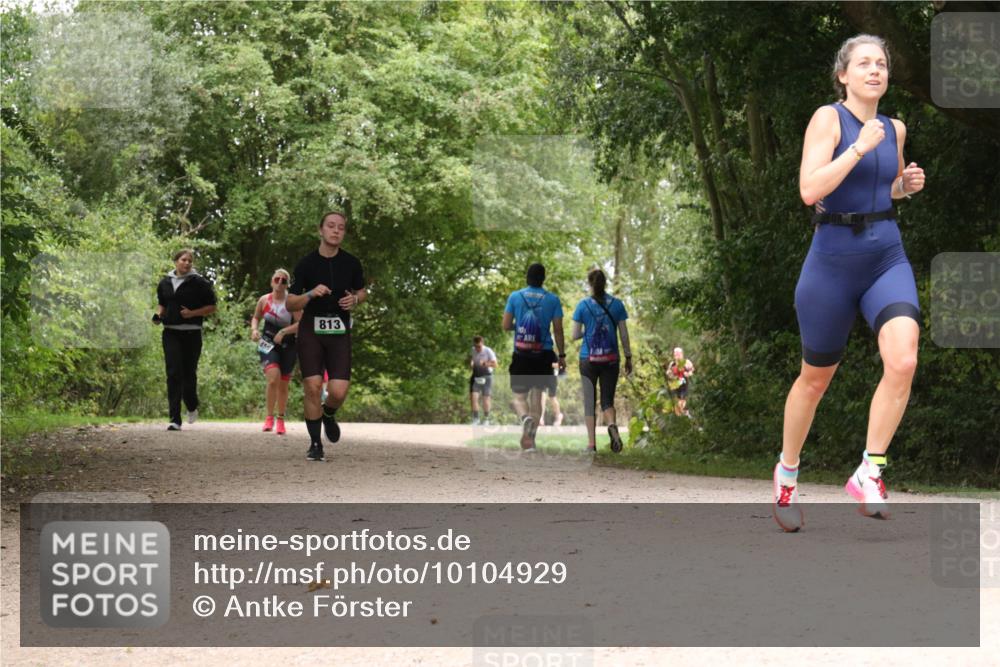 30.08.2026 - Elbe Triathlon Hamburg Antke Förster http://msf.ph/oto/10104929 30.08.2026 12:02:08 Laufen 813 meine-sportfotos.de