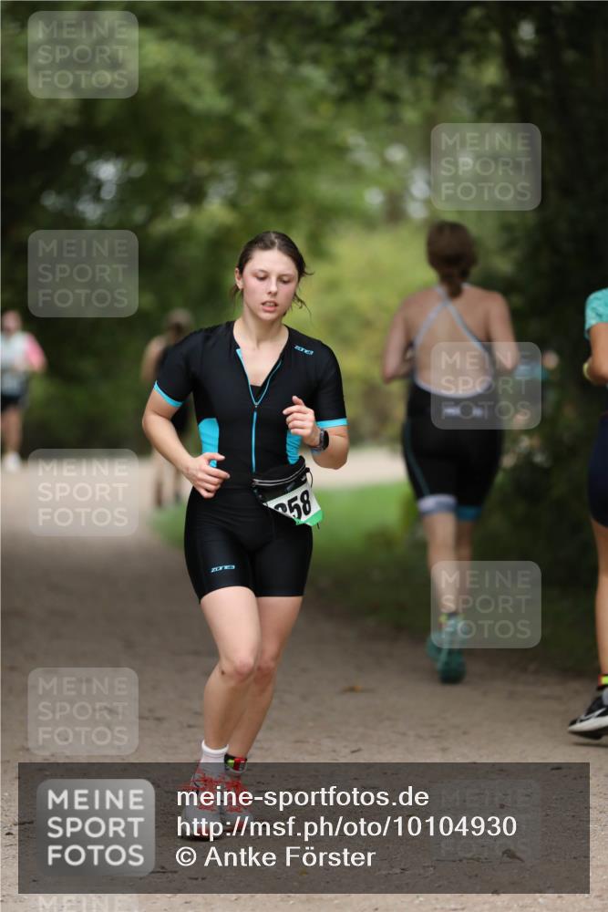 30.08.2026 - Elbe Triathlon Hamburg Antke Förster http://msf.ph/oto/10104930 30.08.2026 11:59:05 Laufen 58 meine-sportfotos.de
