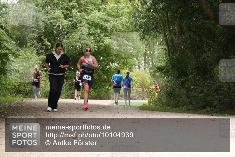 30.08.2026 - Elbe Triathlon Hamburg Antke Förster http://msf.ph/oto/10104939 30.08.2026 12:02:13 Laufen 1414, 1459 meine-sportfotos.de